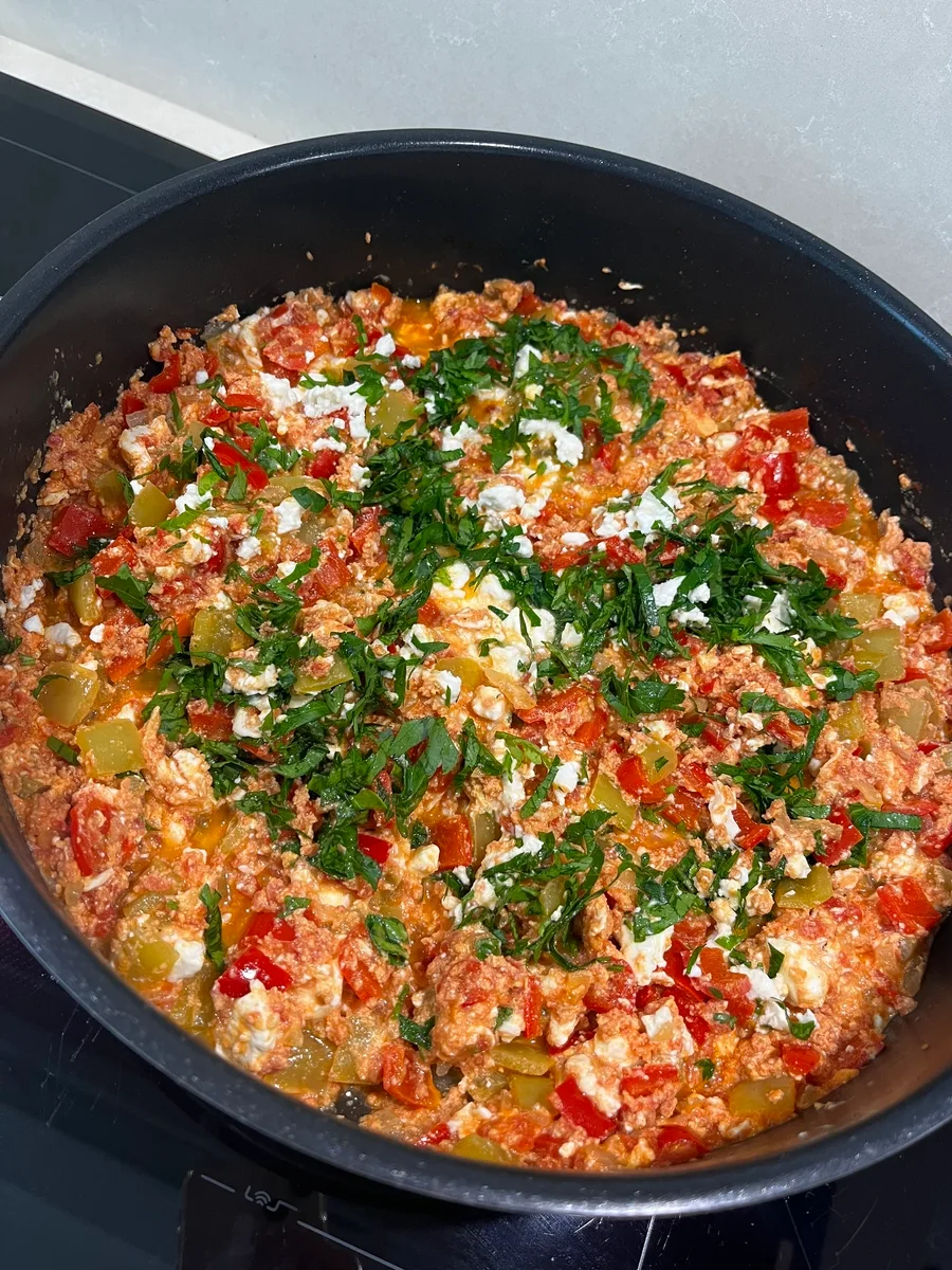 Миш маш с пресни чушки